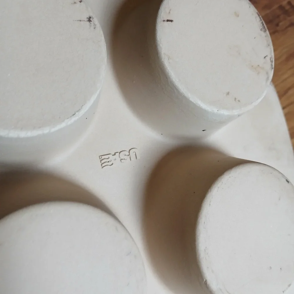 Haeger Pottery Natural Stone 12 Muffin / Cupcake Baker Premium Stoneware Baking